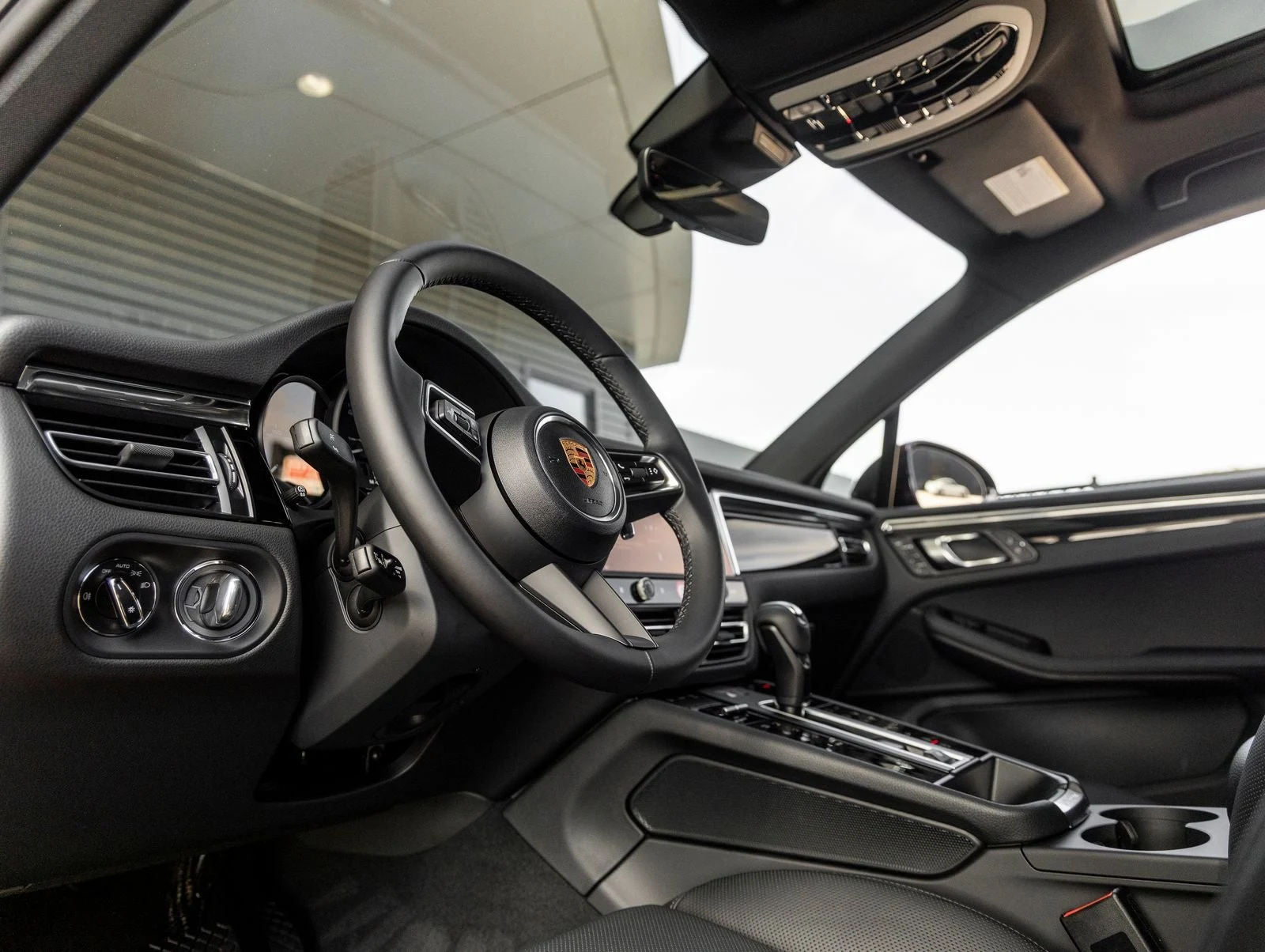 2026 Porsche Macan (95B), 4/20