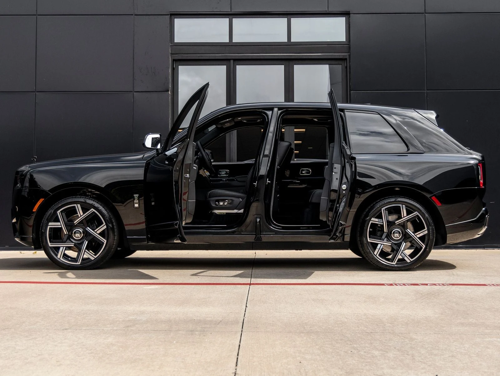 2027 Rolls-Royce Cullinan Black Badge Series II, 11/20