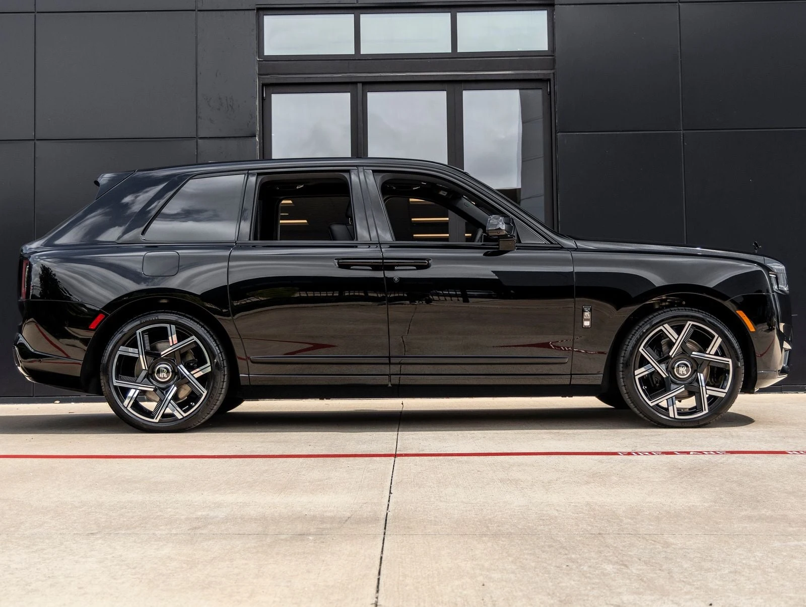 2027 Rolls-Royce Cullinan Black Badge Series II, 12/20