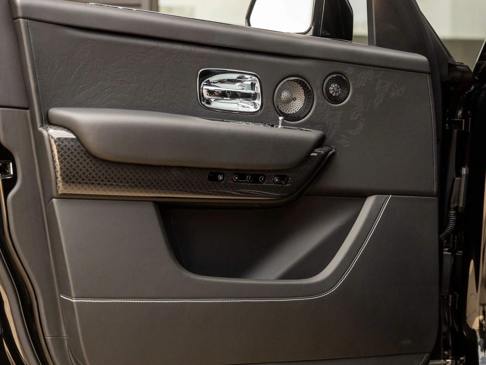 2027 Rolls-Royce Cullinan Black Badge Series II, 20/20