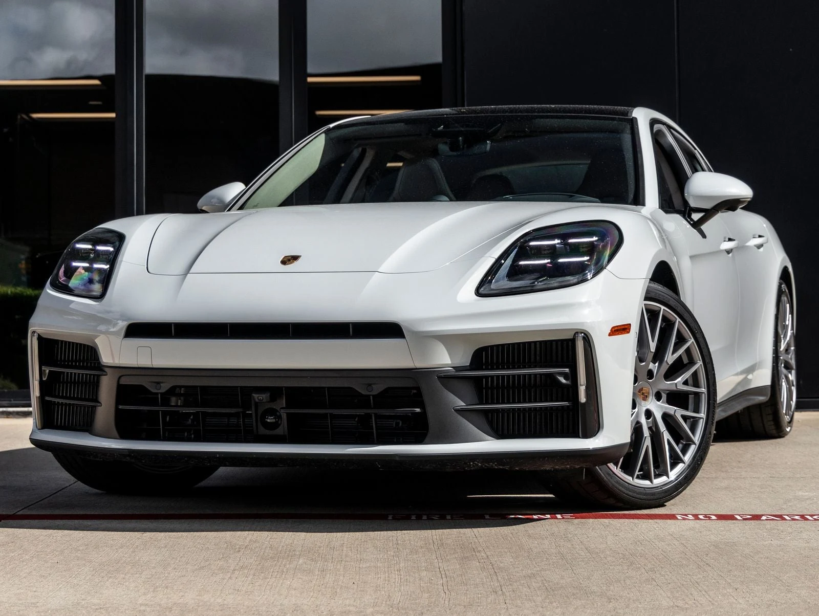 Porsche Panamera (976) · Carrara White Metallic · Indigo Auto Group