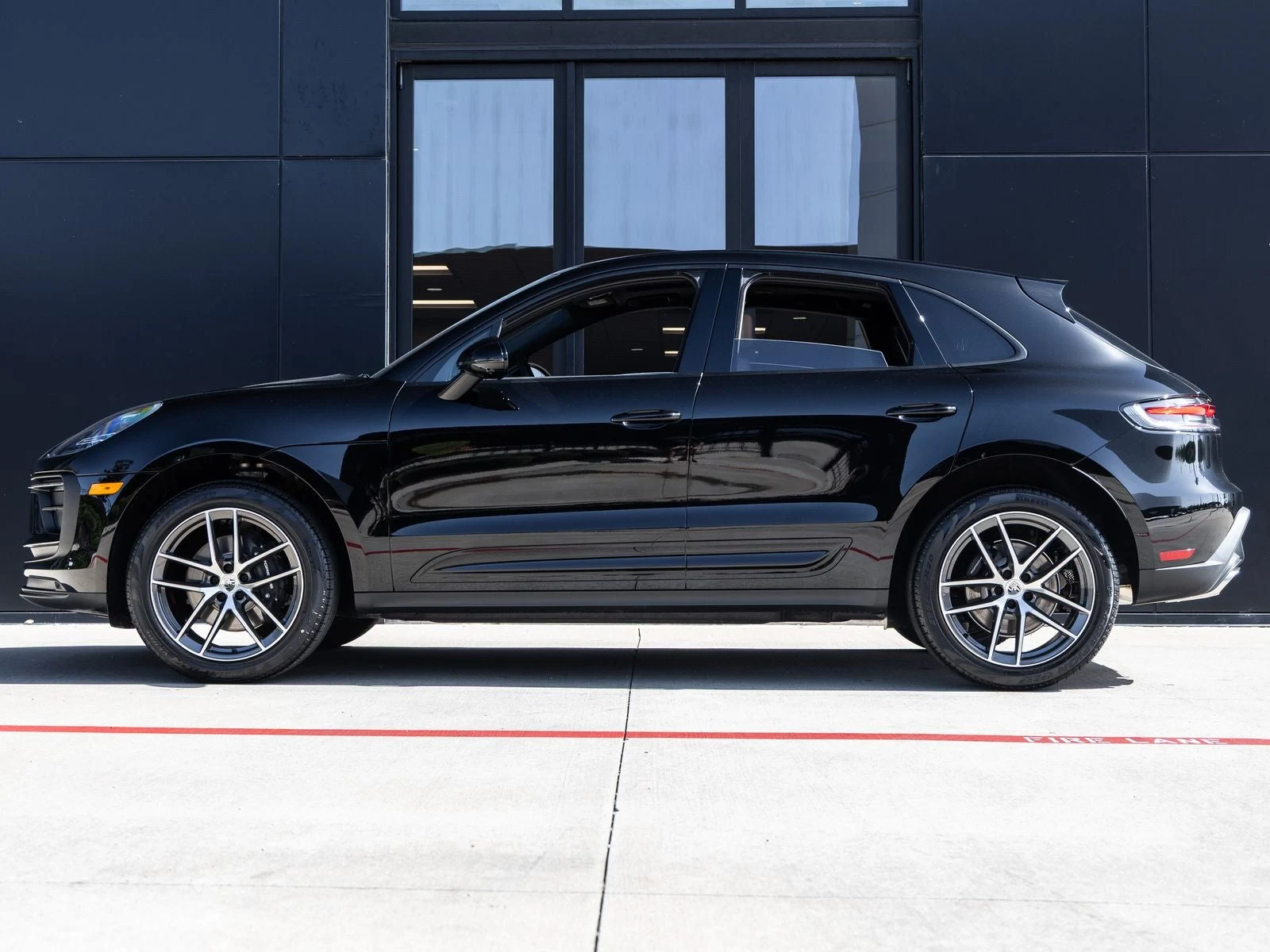 2026 Porsche Macan (95B), 2/20