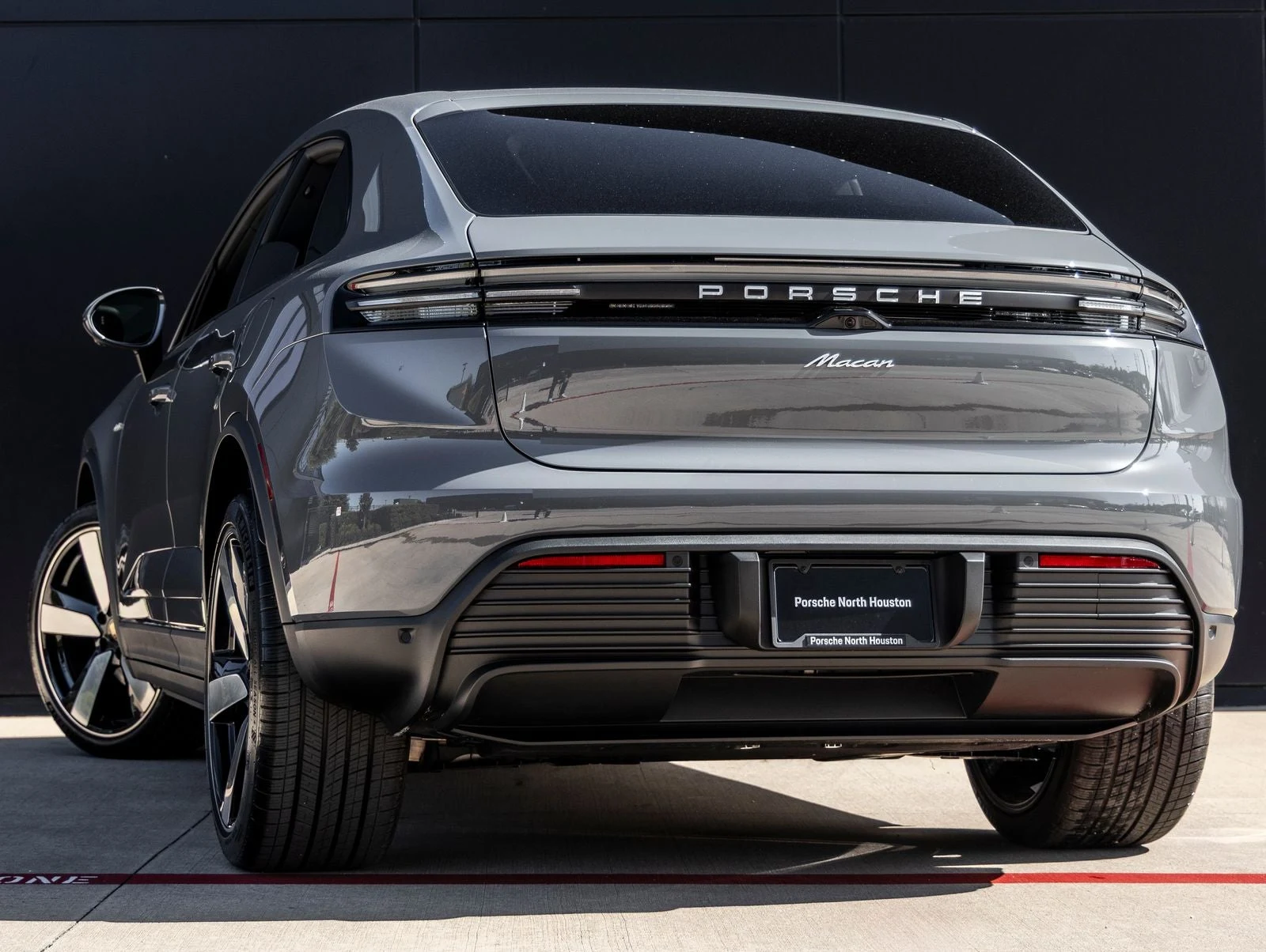 2026 Porsche Macan Electric (XAB), 3/20