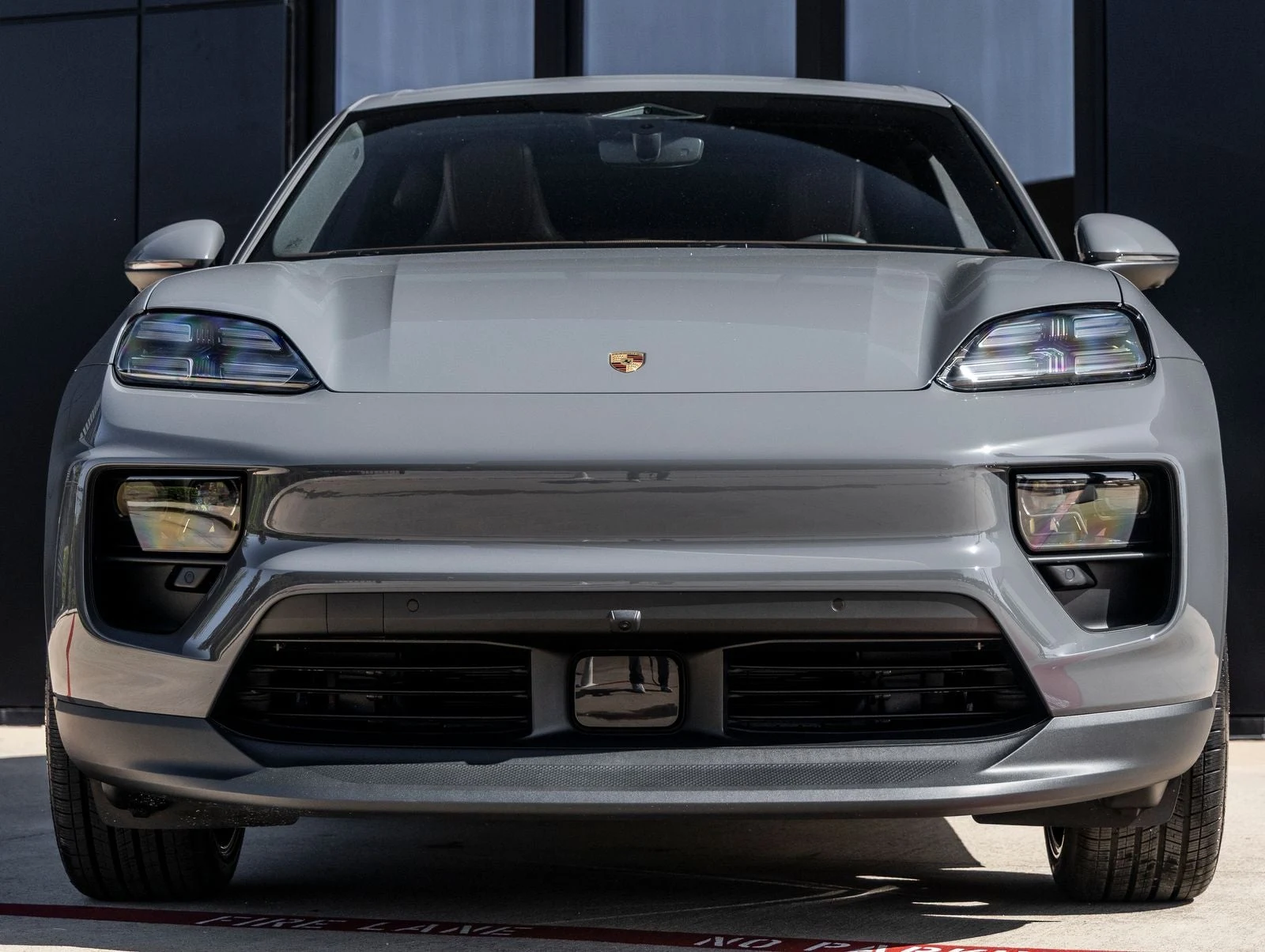 2026 Porsche Macan Electric (XAB), 8/20
