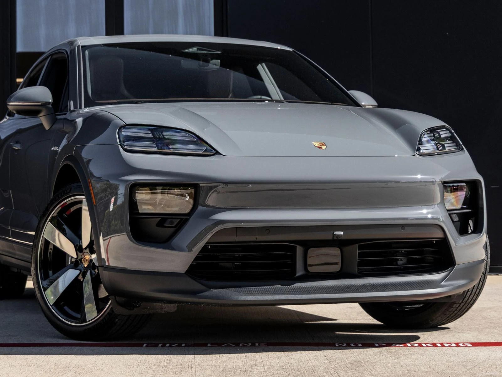 2026 Porsche Macan Electric (XAB), 9/20