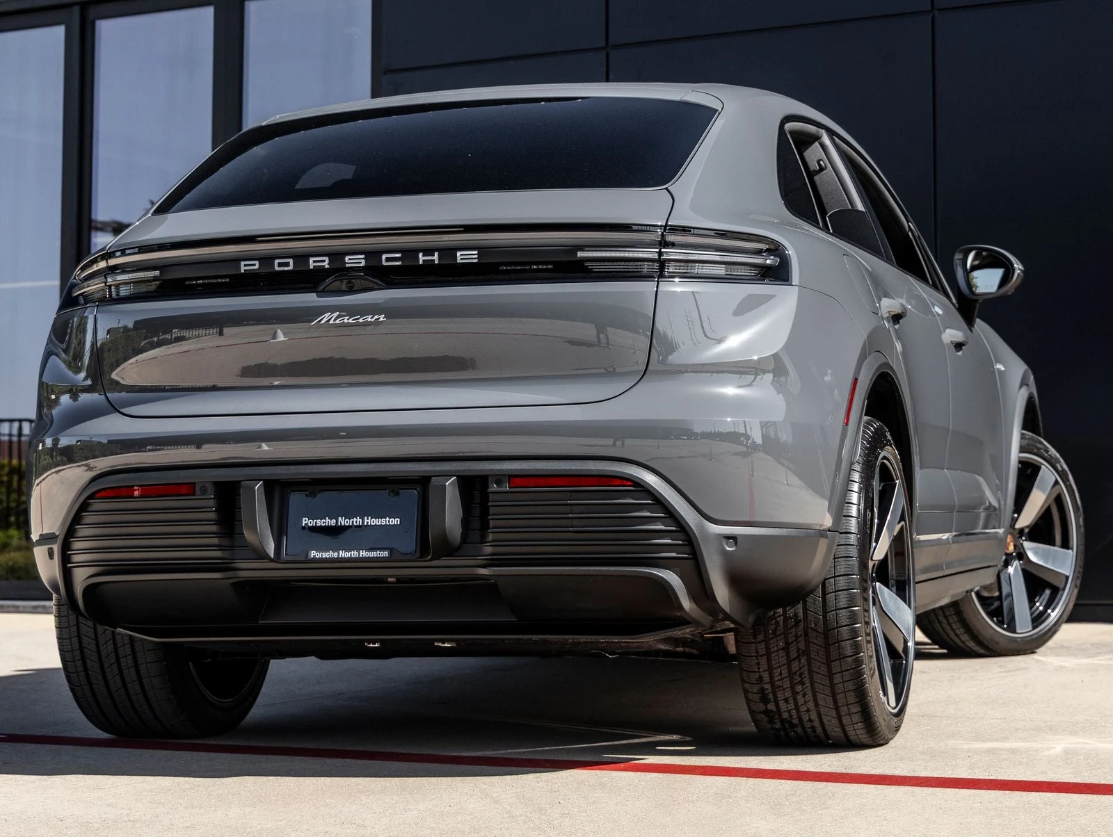 2026 Porsche Macan Electric (XAB), 11/20