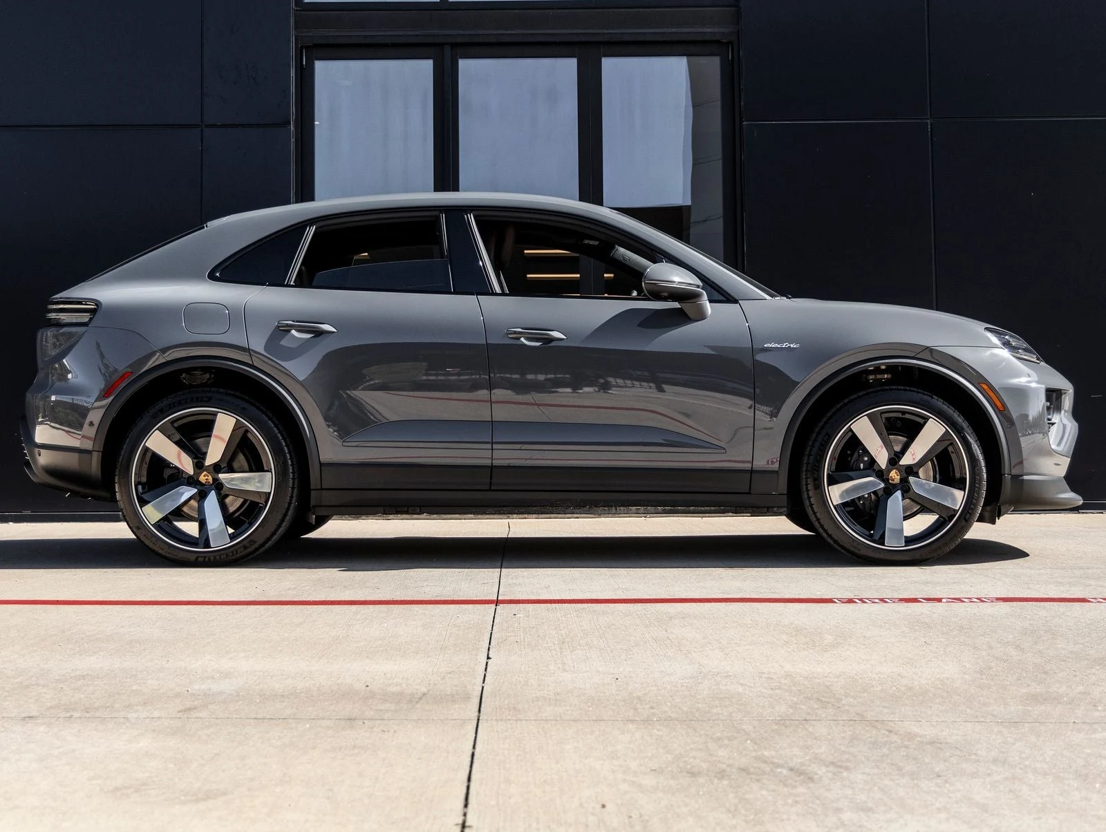 2026 Porsche Macan Electric (XAB), 12/20