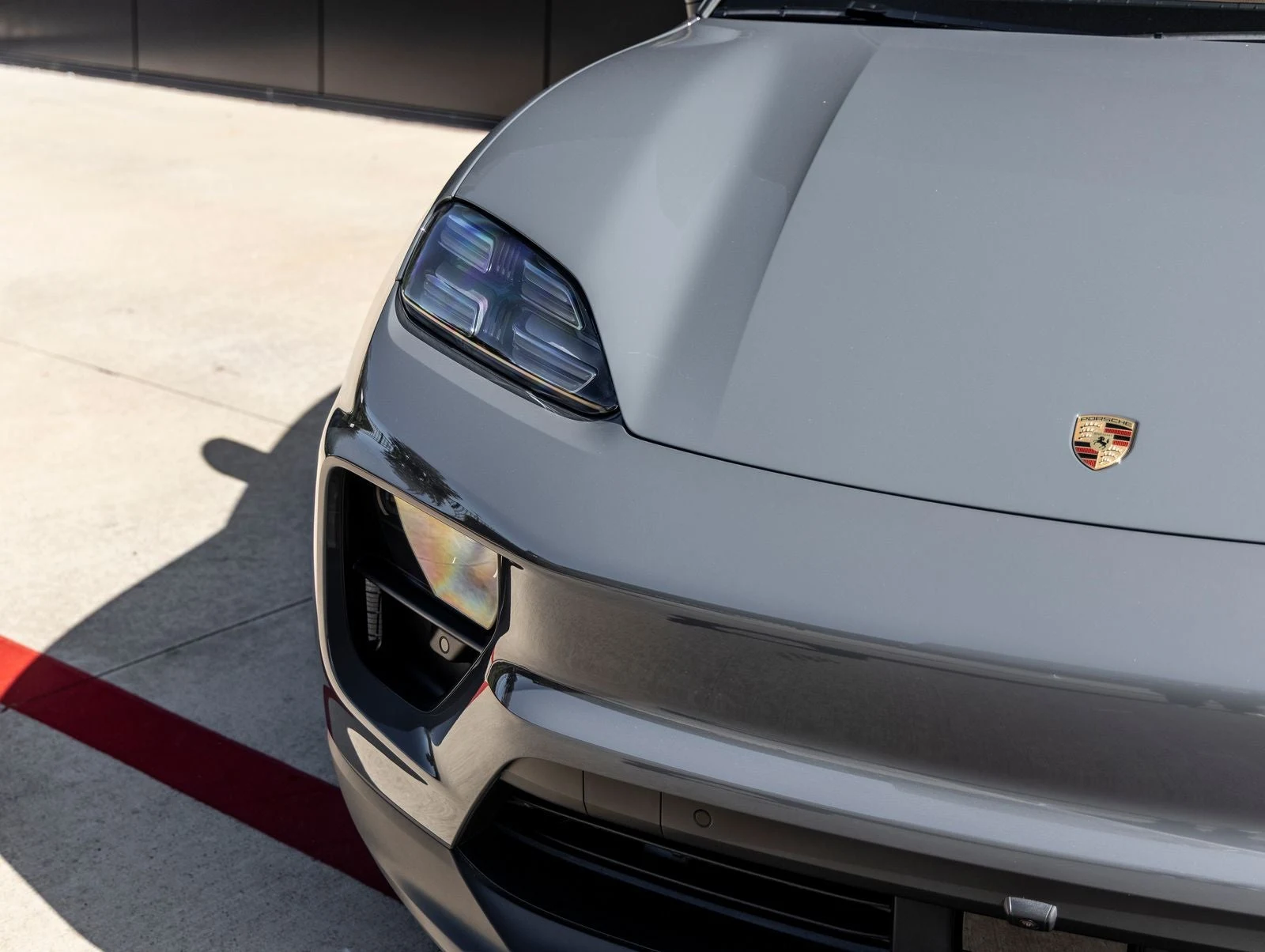 2026 Porsche Macan Electric (XAB), 18/20