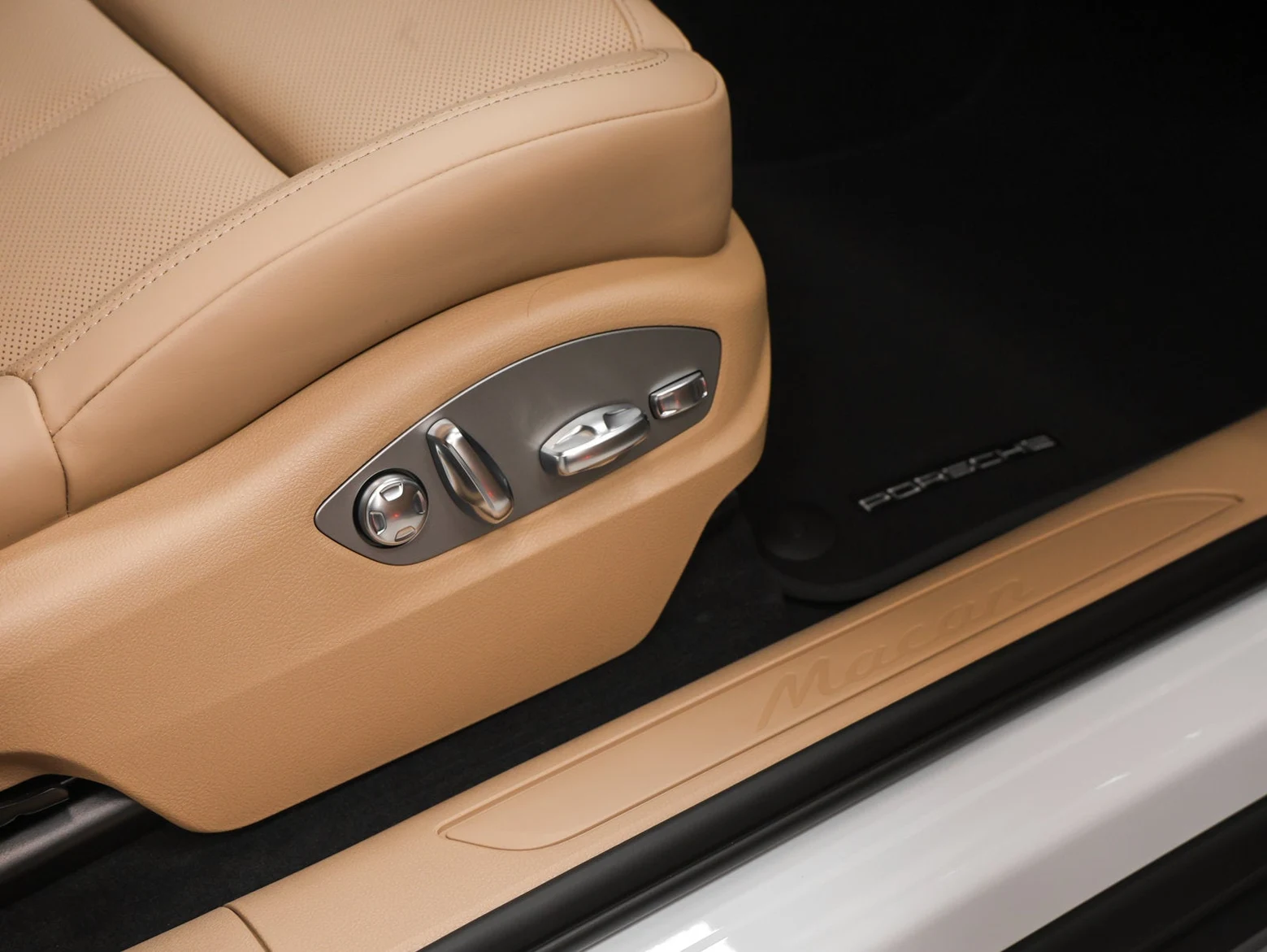 2026 Porsche Macan (95B), 18/20