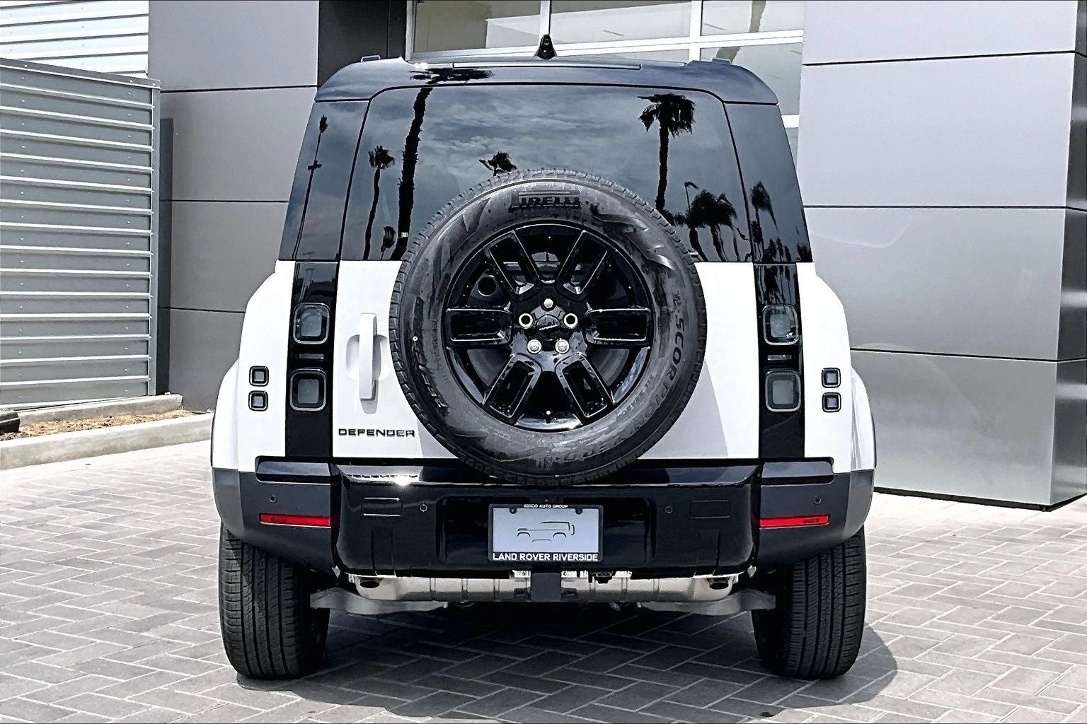 2026 Land Rover Defender 110 S (L663), 4/13