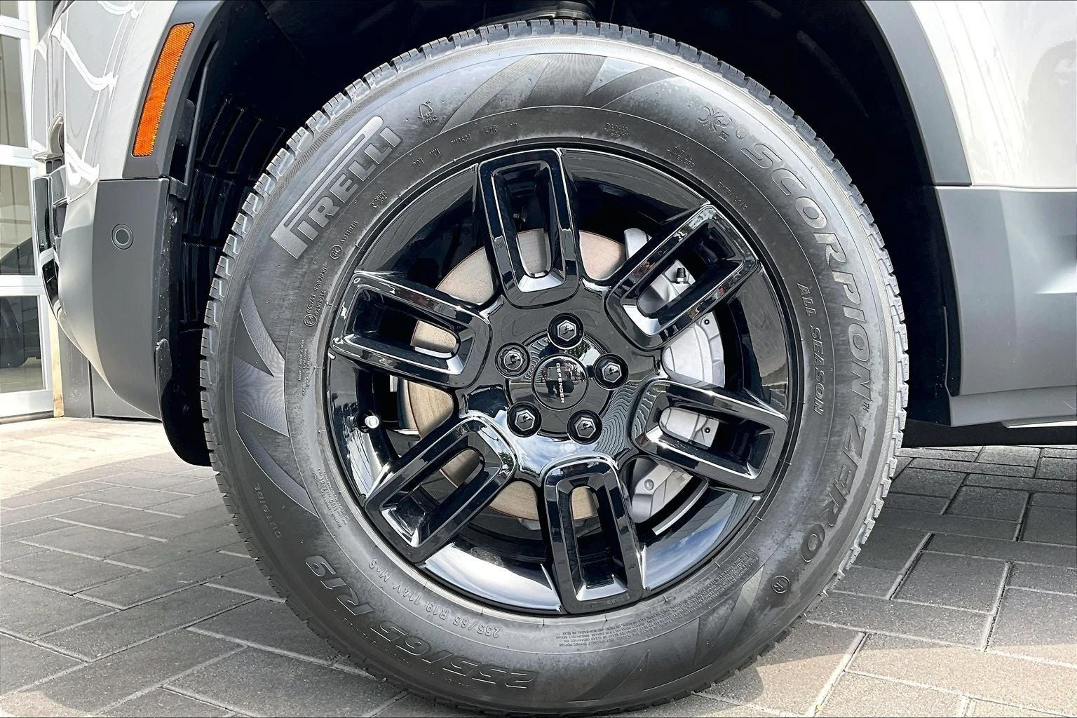 2026 Land Rover Defender 110 S (L663), 11/13
