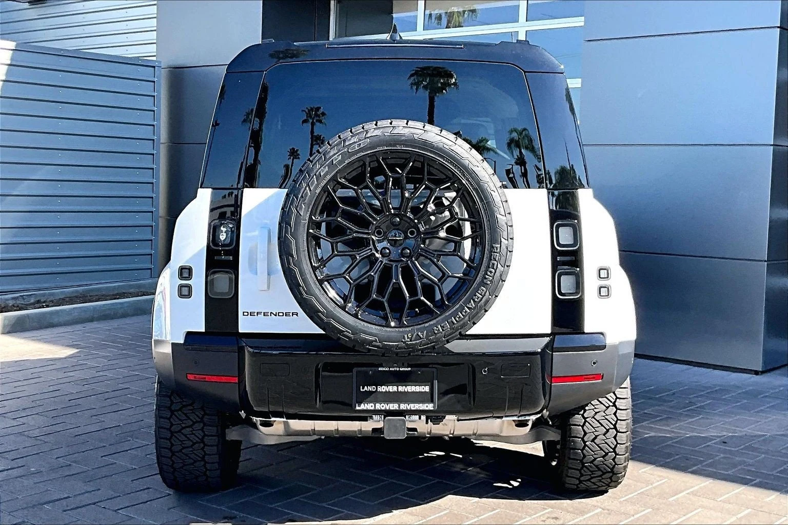 2026 Land Rover Defender 110 S (L663), 4/14
