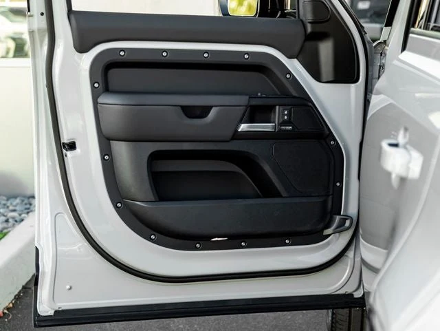 2026 Land Rover Defender 110 X (L663), 12/20