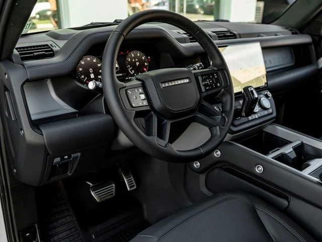 2026 Land Rover Defender 110 X (L663), 16/20