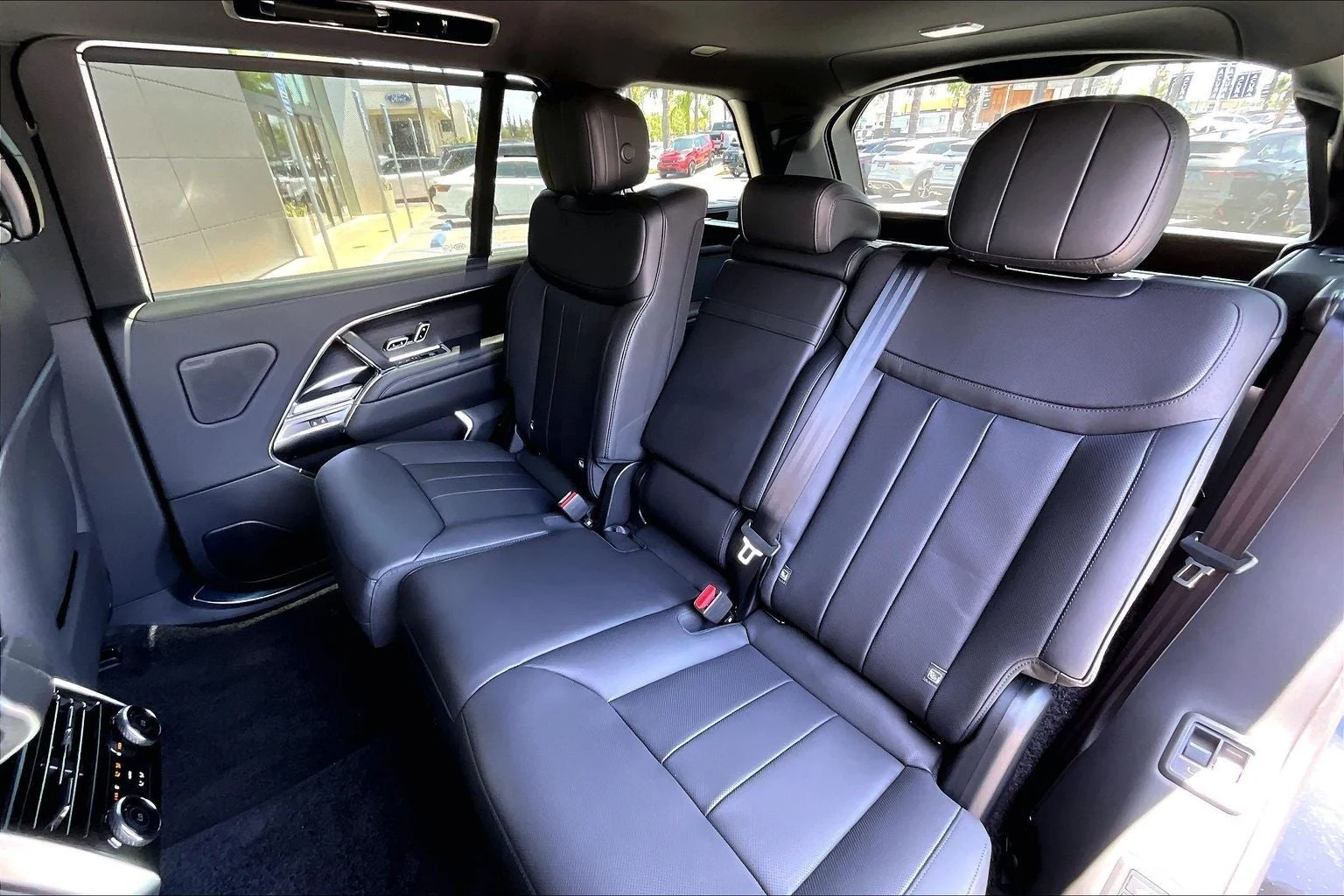 2026 Land Rover Range Rover SE LWB (L460), 10/14