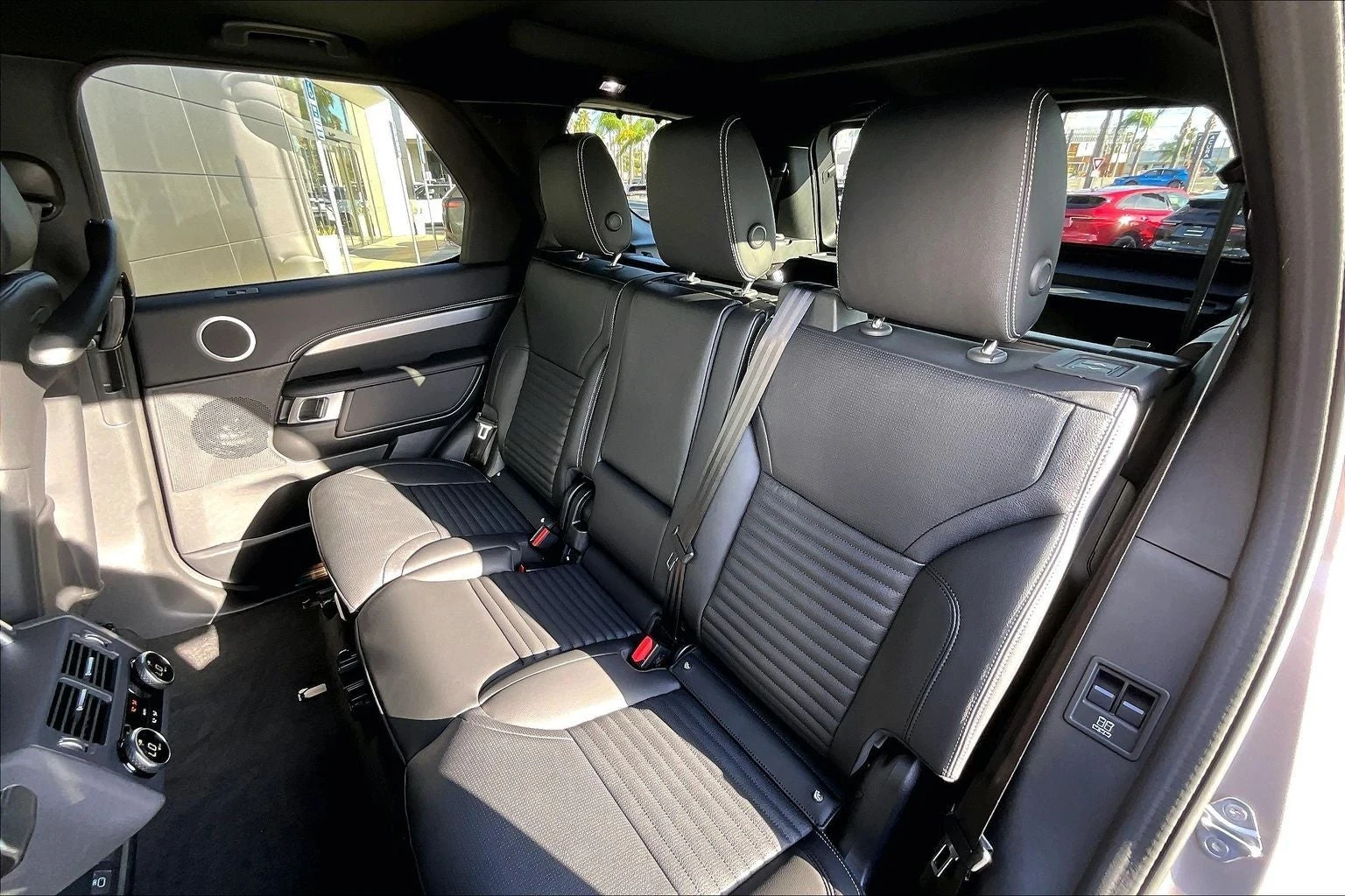 2026 Land Rover Discovery Dynamic SE (L462), 10/15