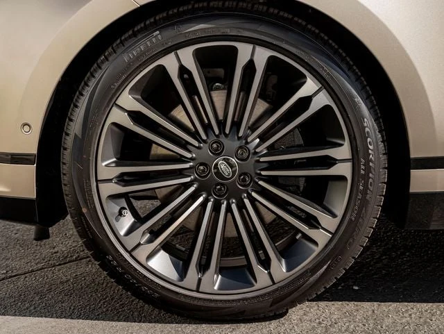 2026 Land Rover Range Rover Velar Belgravia Edition Satin (L560), 11/20