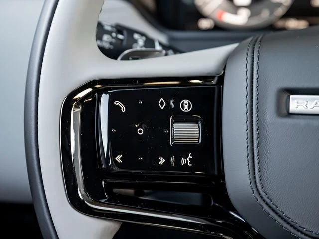 2026 Land Rover Range Rover Velar Belgravia Edition Satin (L560), 19/20