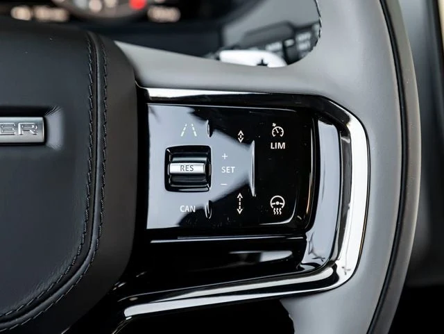 2026 Land Rover Range Rover Velar Belgravia Edition Satin (L560), 20/20