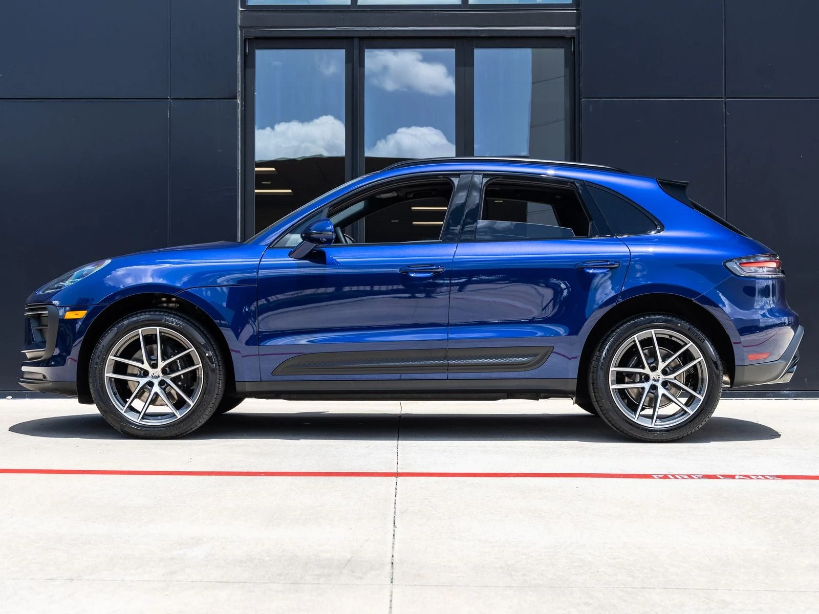 2026 Porsche Macan (95B), 2/20