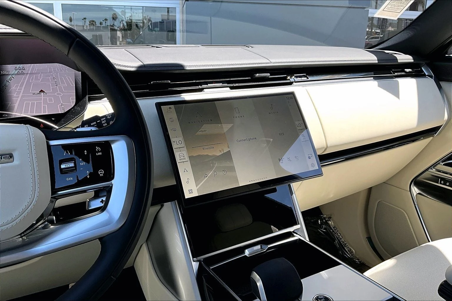 2026 Land Rover Range Rover SE LWB (L460), 7/15