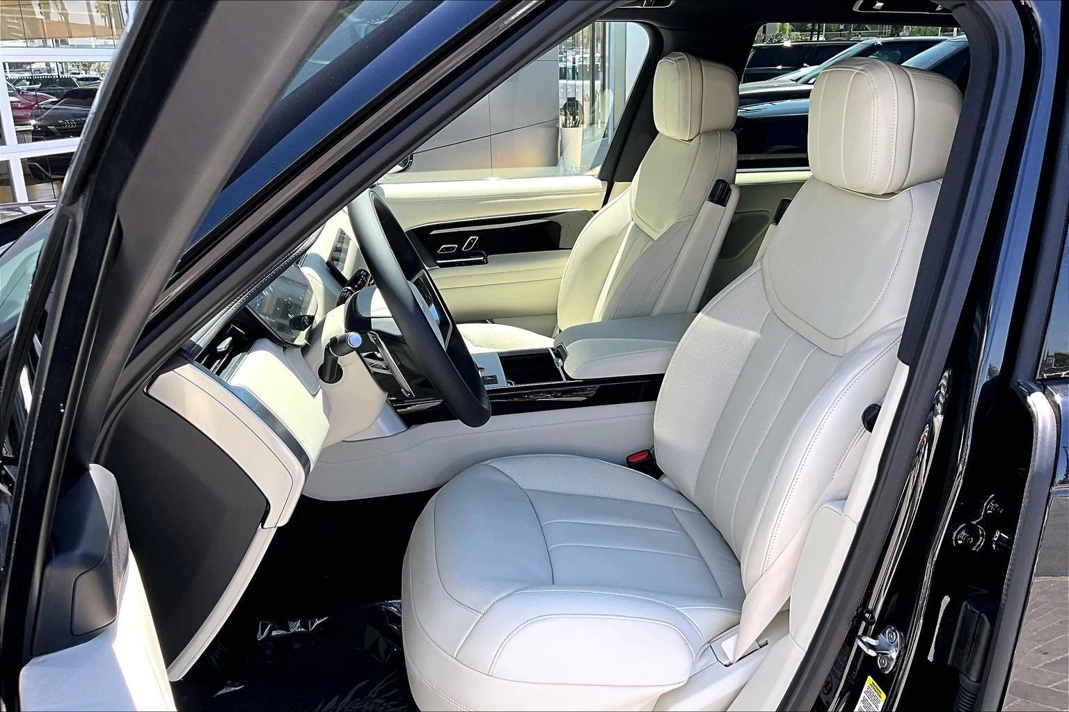 2026 Land Rover Range Rover SE LWB (L460), 9/15