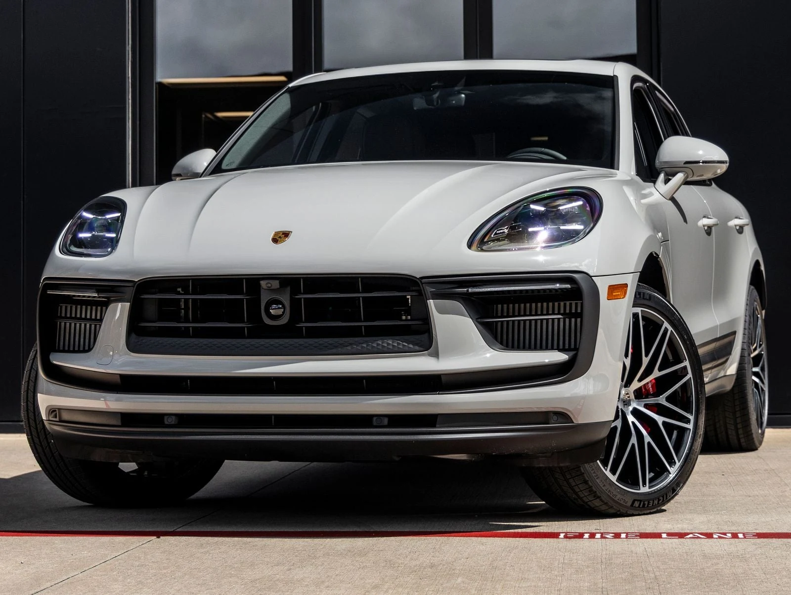 Porsche Macan S (95B) · Chalk · Indigo Auto Group