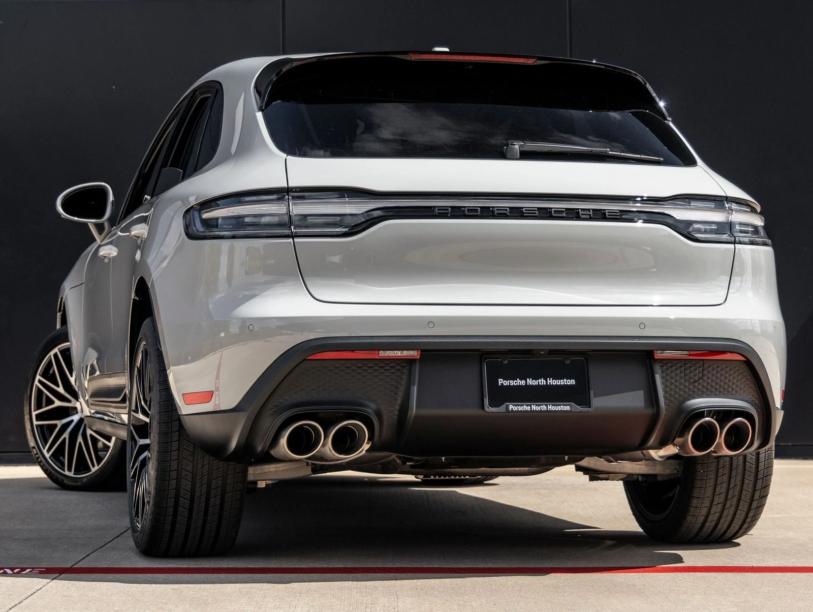 2026 Porsche Macan S (95B), 3/20