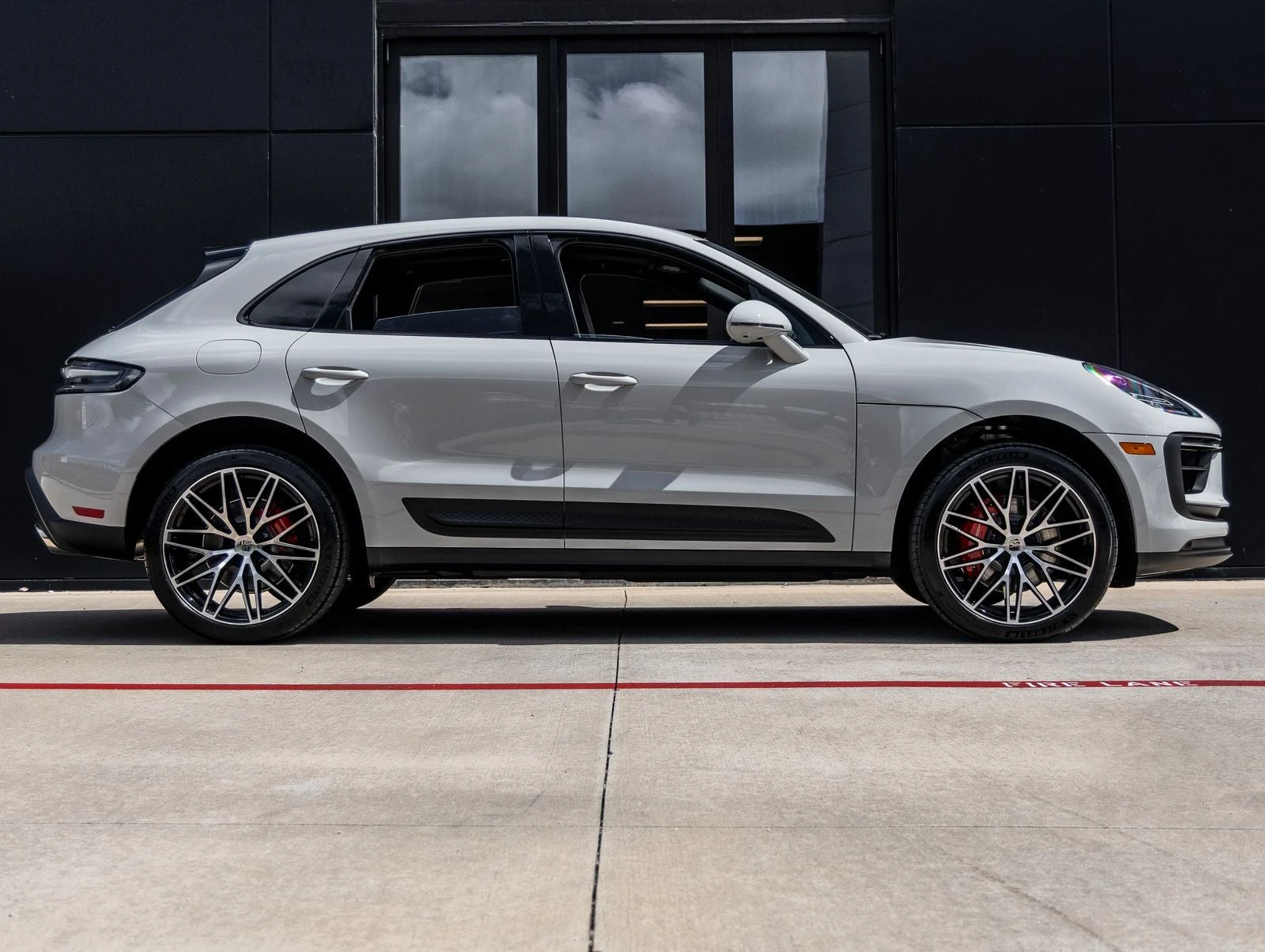 2026 Porsche Macan S (95B), 12/20