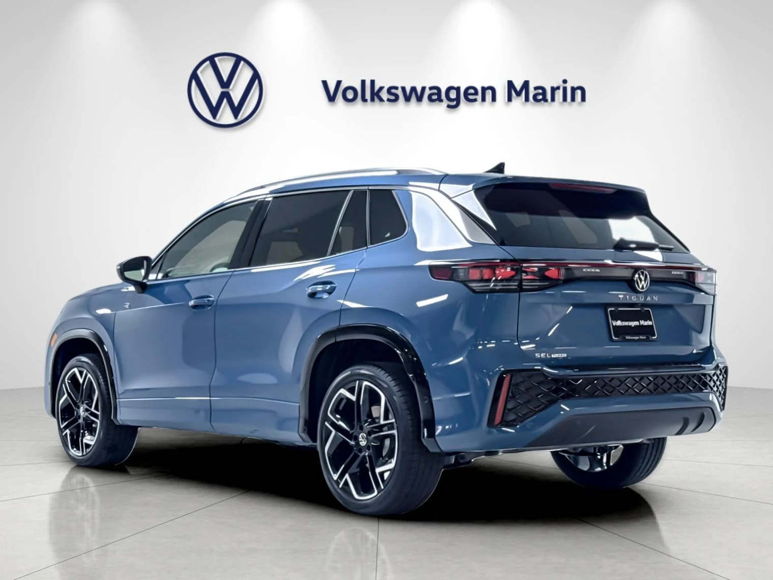2026 Volkswagen Tiguan SEL R-Line Turbo (3rd Generation North America), 3/20