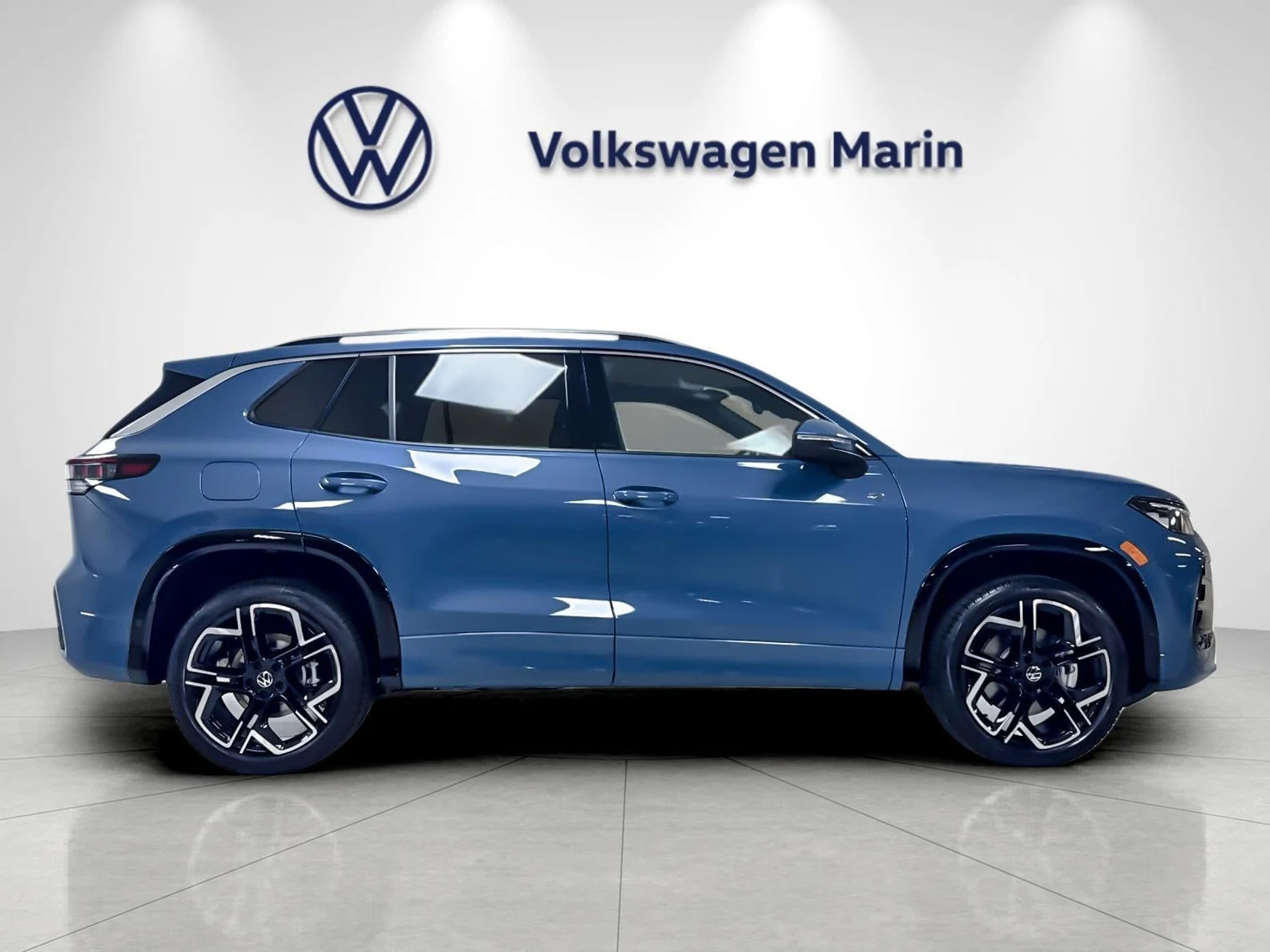 2026 Volkswagen Tiguan SEL R-Line Turbo (3rd Generation North America), 6/20
