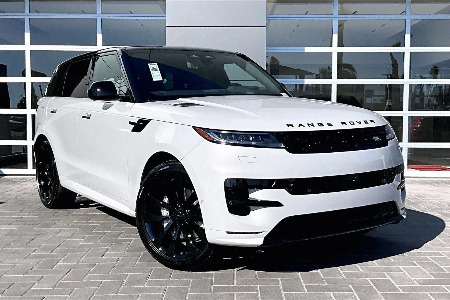 2026 Land Rover Range Rover Sport Dynamic SE (L461), 2/14