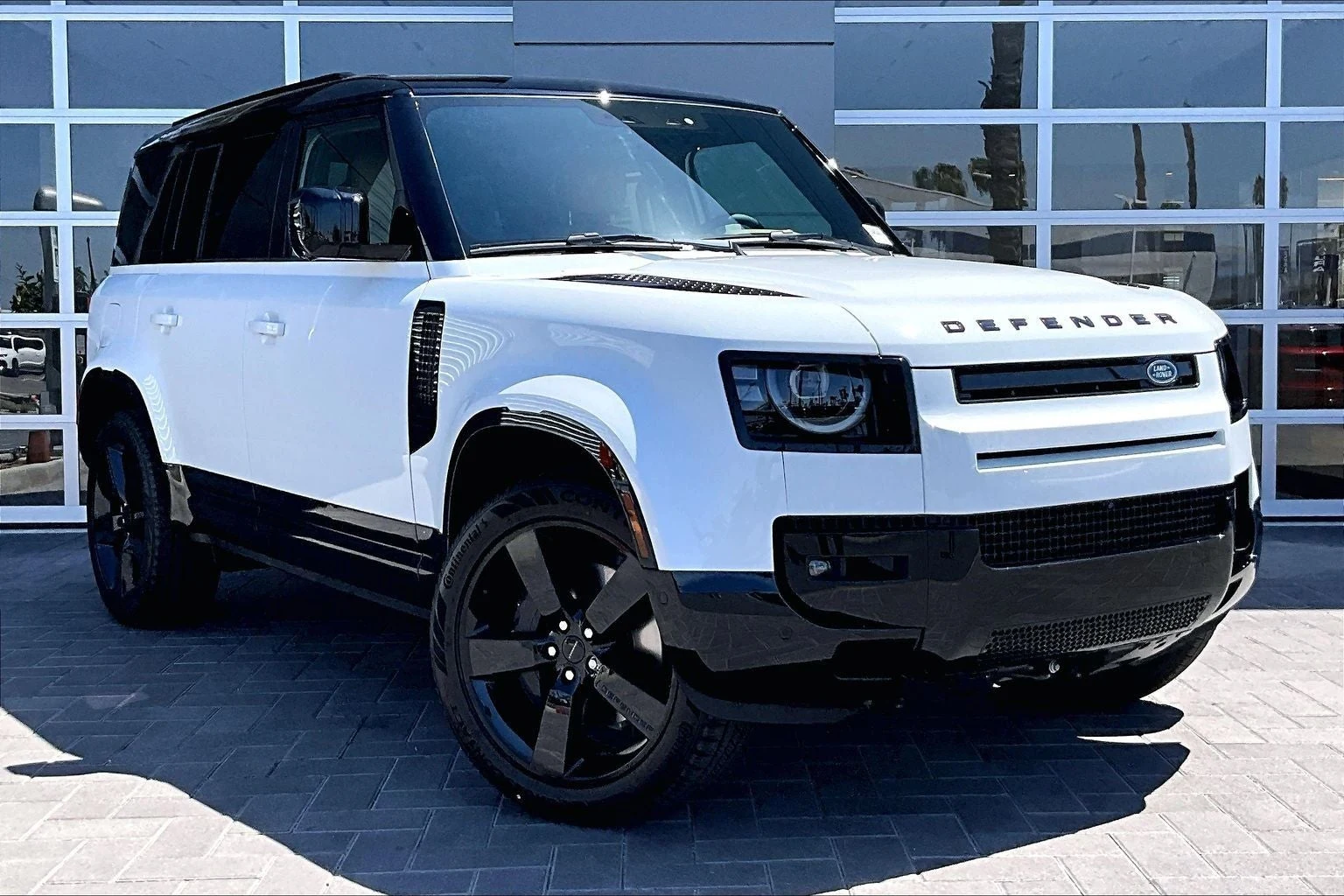 2026 Land Rover Defender 110 X-Dynamic SE (L663), 2/14