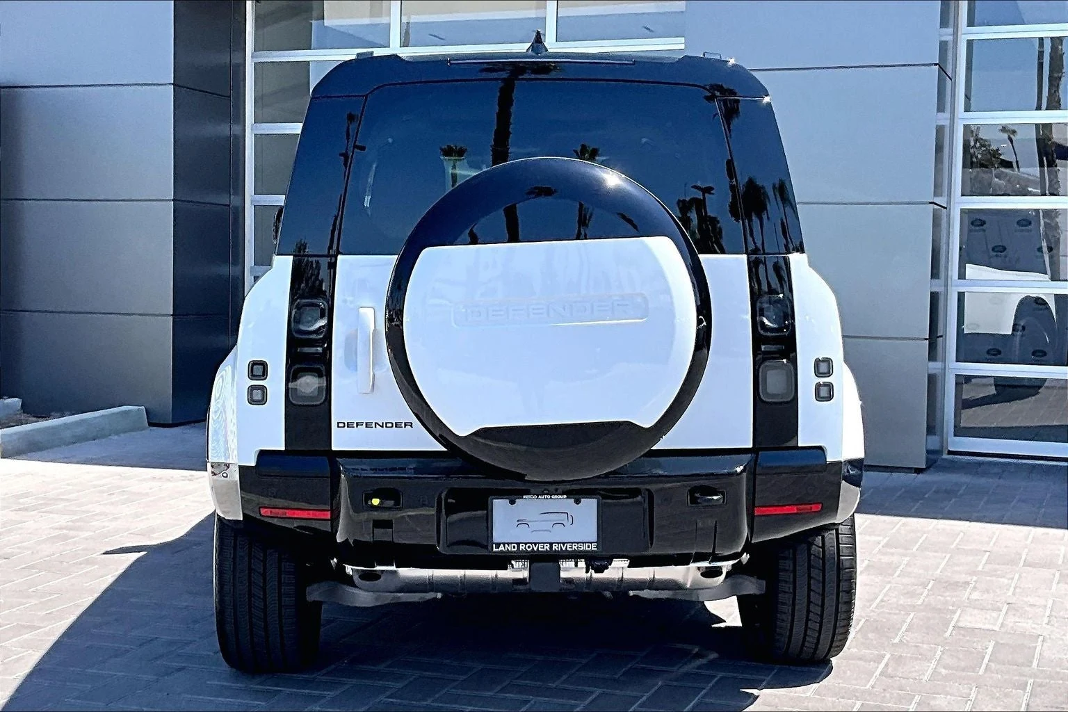 2026 Land Rover Defender 110 X-Dynamic SE (L663), 4/14