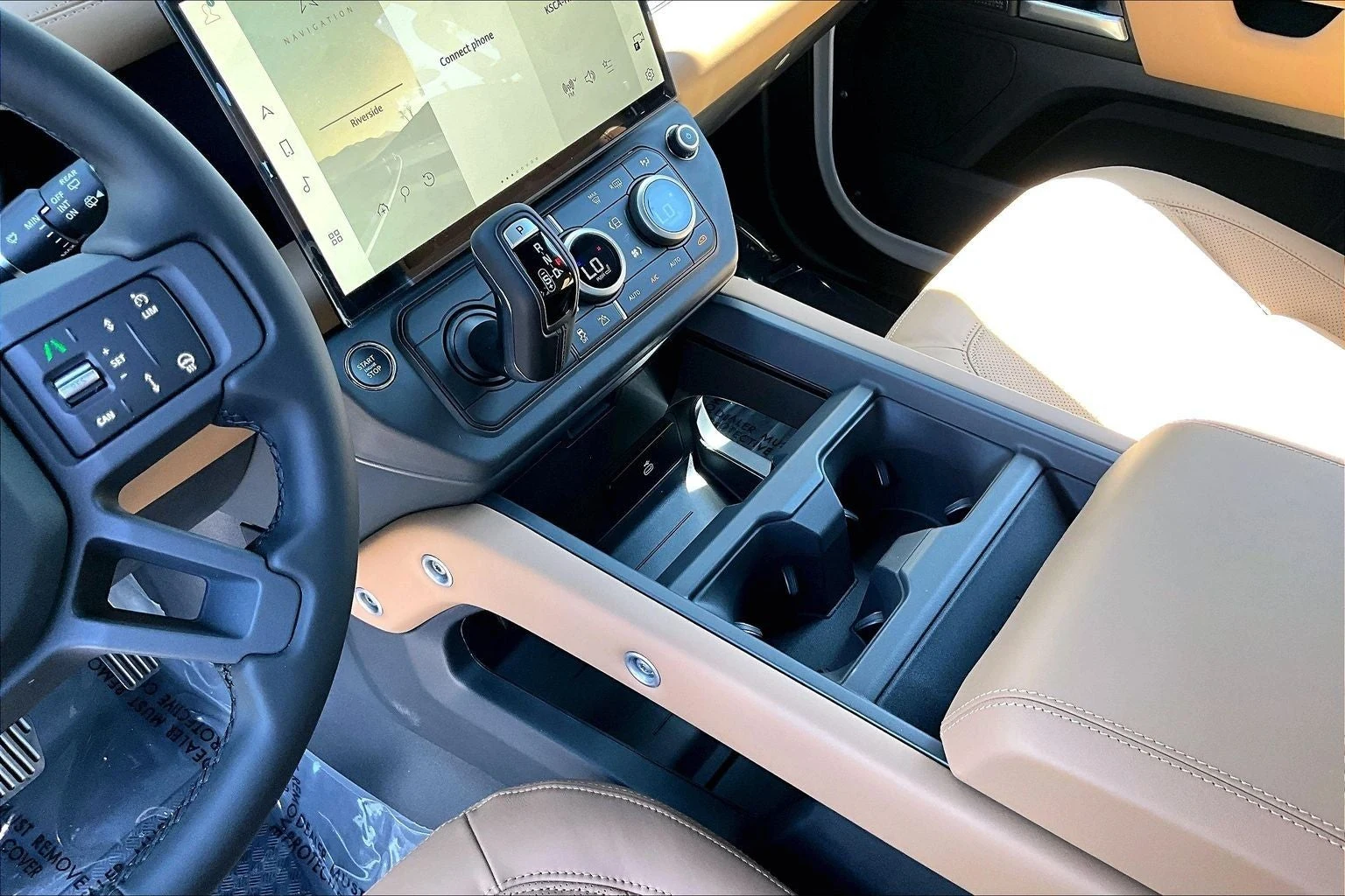 2026 Land Rover Defender 110 X-Dynamic SE (L663), 8/14