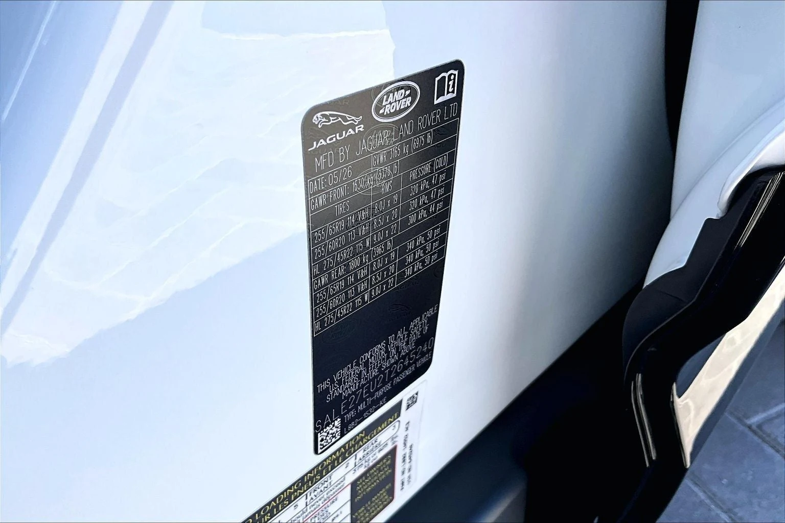 2026 Land Rover Defender 110 X-Dynamic SE (L663), 13/14