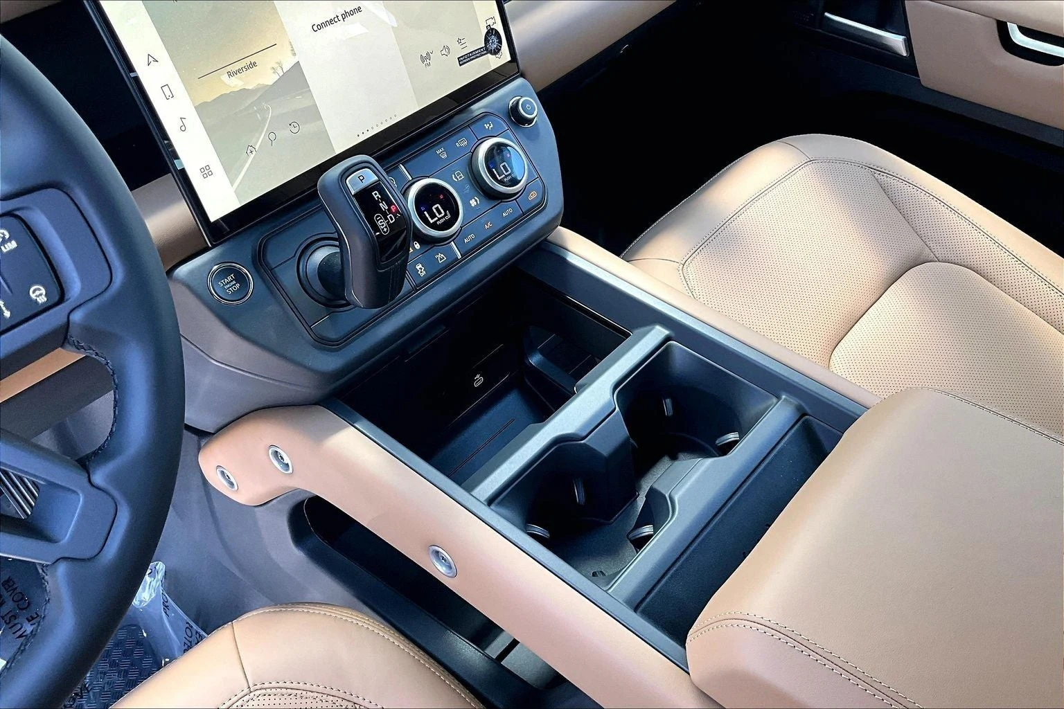 2026 Land Rover Defender 110 X-Dynamic SE (L663), 8/14
