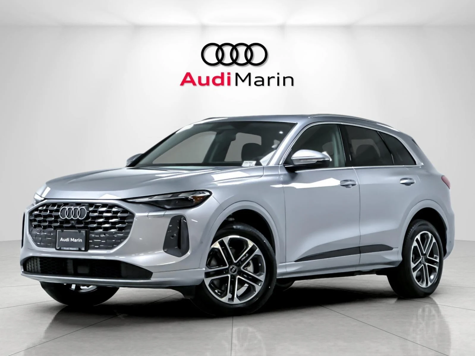 Audi Q5 Premium quattro (GU) · Florett Silver Metallic · Indigo Auto Group
