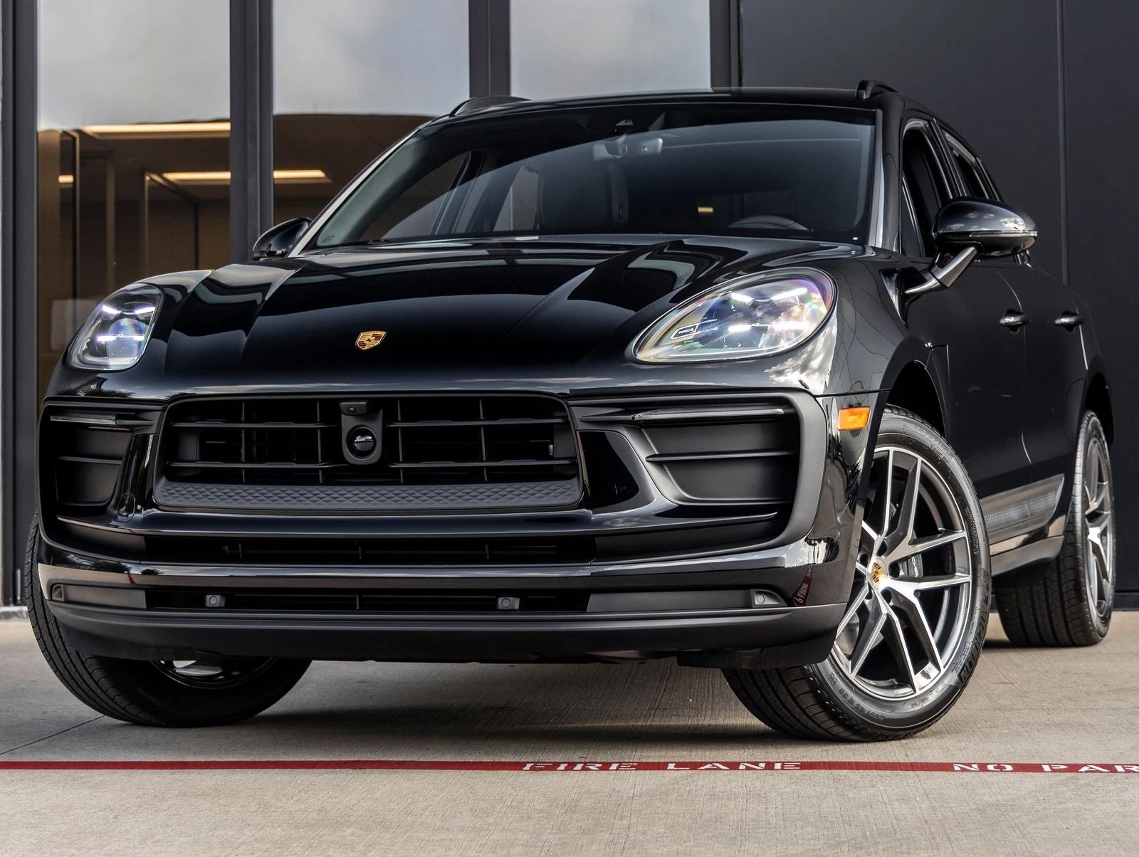 Porsche Macan (95B) · black · Indigo Auto Group