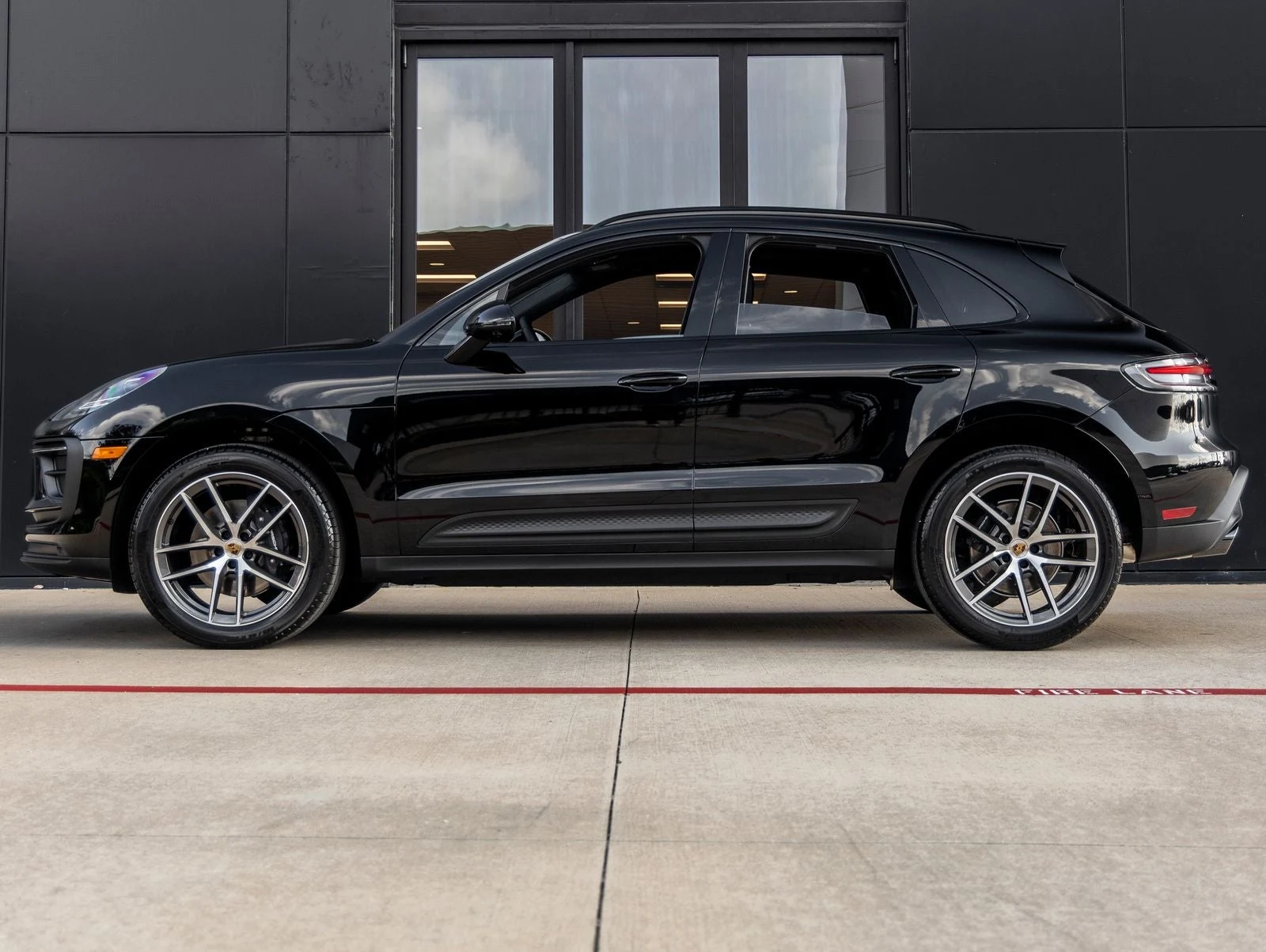 2026 Porsche Macan (95B), 2/20