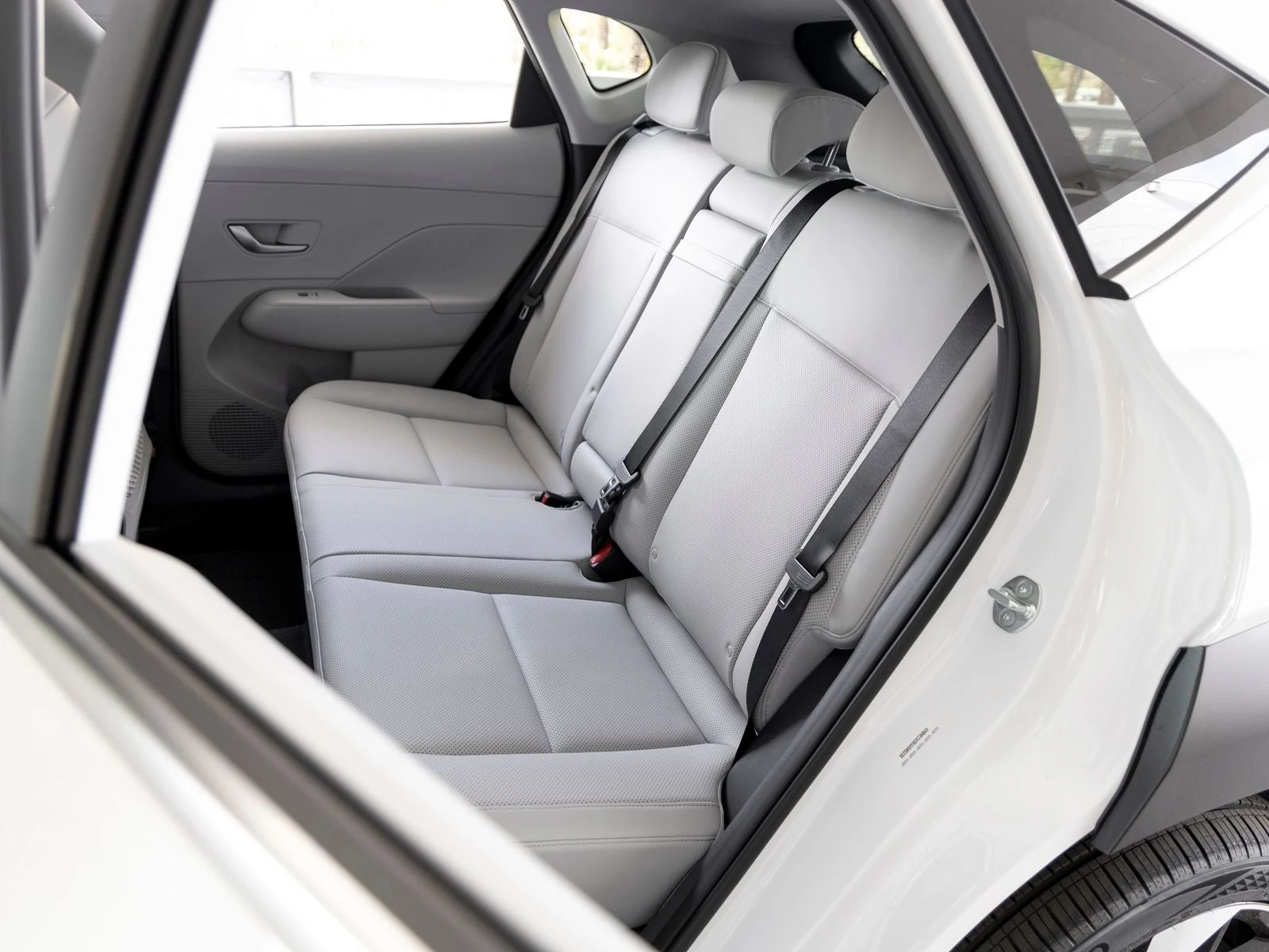 2027 Hyundai Kona Limited (SX2), 19/20