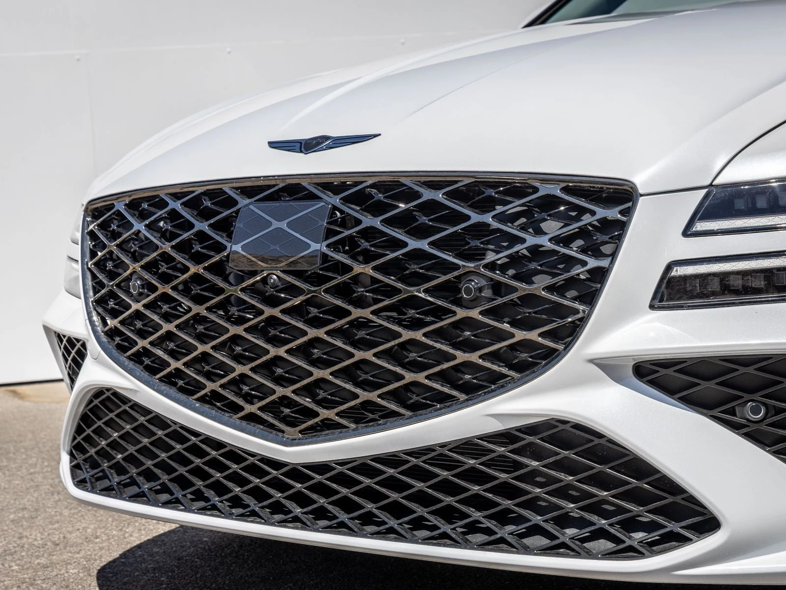 2027 Genesis G80 2.5T Sport Prestige (2024 Update), 3/20