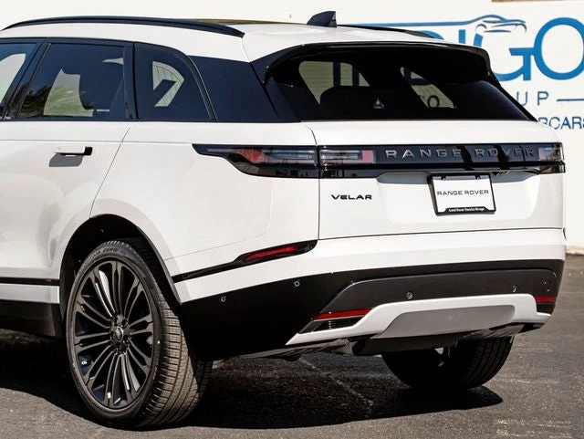 2026 Land Rover Range Rover Velar Belgravia Edition (L560), 10/20