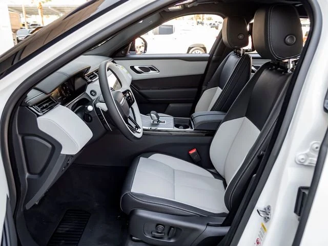 2026 Land Rover Range Rover Velar Belgravia Edition (L560), 14/20