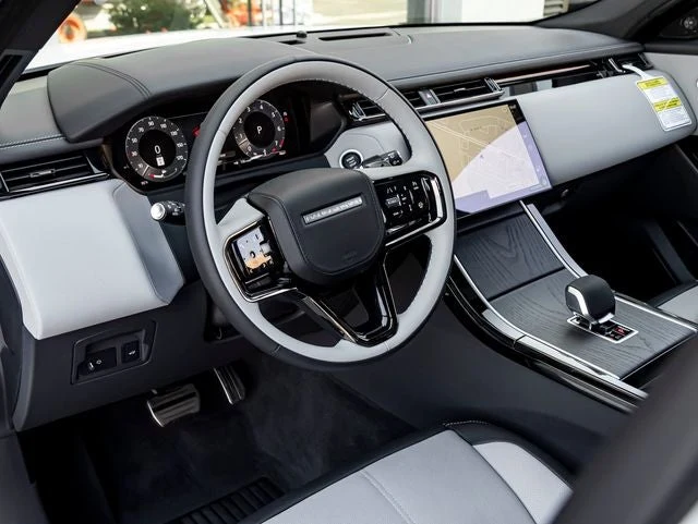 2026 Land Rover Range Rover Velar Belgravia Edition (L560), 16/20