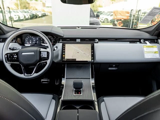 2026 Land Rover Range Rover Velar Belgravia Edition (L560), 20/20
