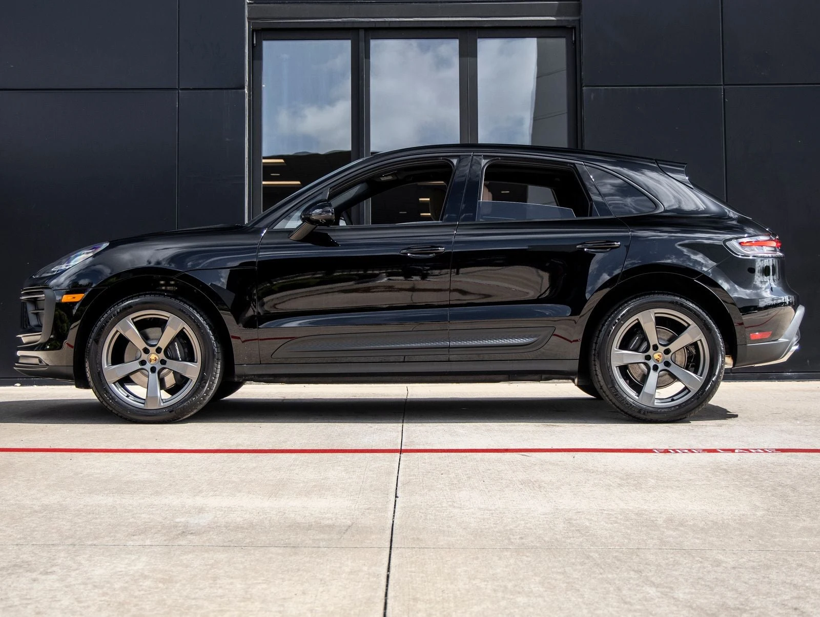 2026 Porsche Macan (95B), 2/20