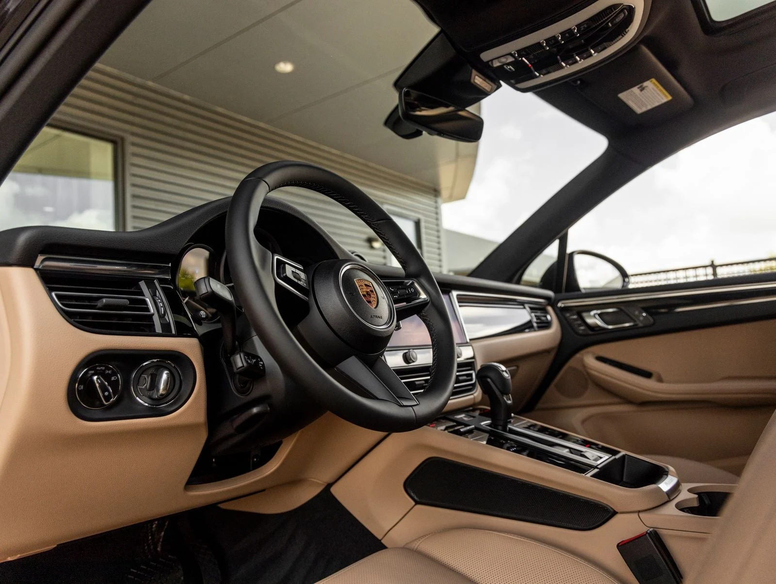 2026 Porsche Macan (95B), 4/20