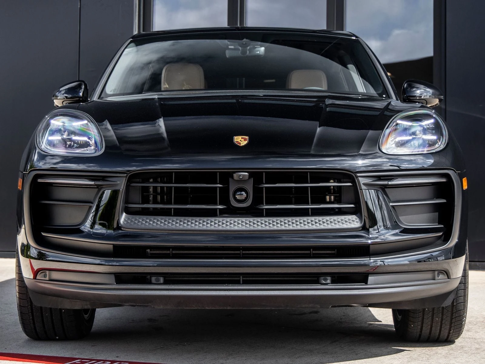 2026 Porsche Macan (95B), 8/20