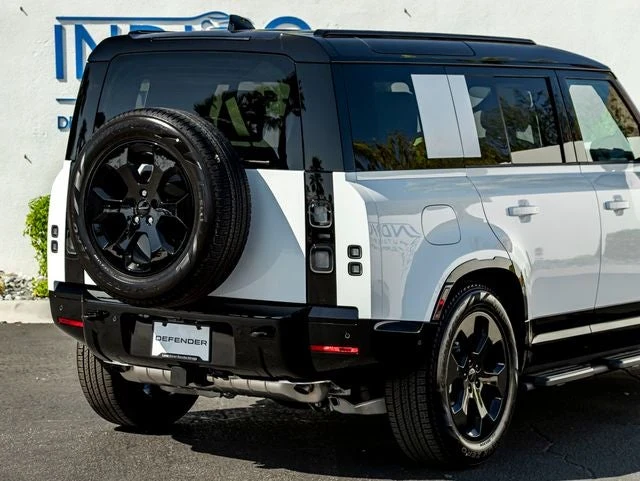 2026 Land Rover Defender 110 X-Dynamic SE (L663), 7/20